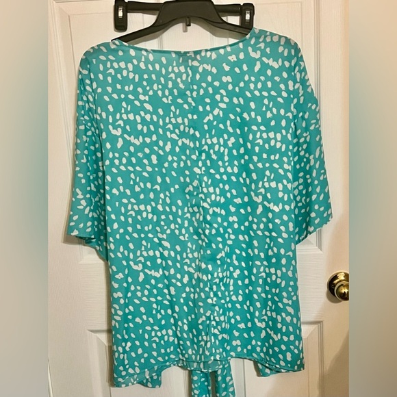 Plus Sz Molly Isadora Womens Tie Front Blouse Size 4X Green with White Top - Picture 2 of 3